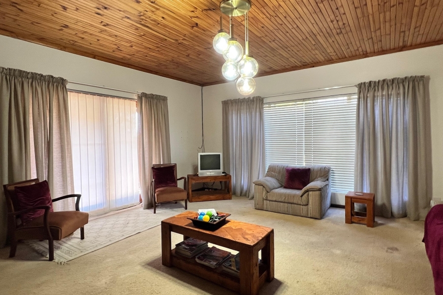 4 Bedroom Property for Sale in Wavecrest Eastern Cape